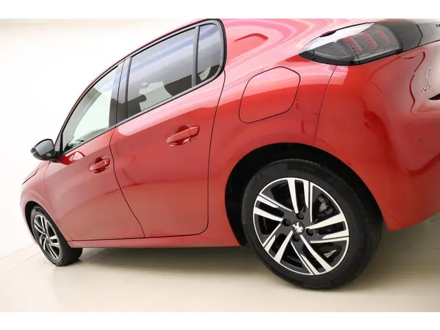 Peugeot 208 1.2 PureTech Allure Pack 2023 Benzine 15