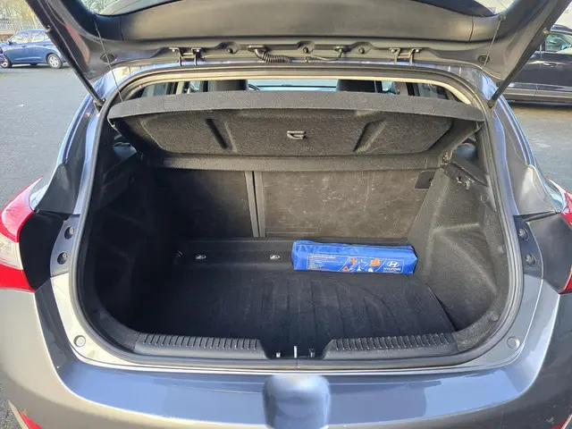 Hyundai i30 1.6 VERKOCHT 2015 Benzine 10