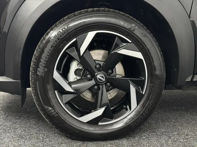 Nissan Juke 1.6 Hybrid N-Connecta 2023 Hybride Benzine 16