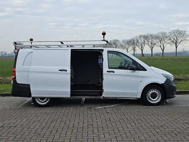 Mercedes-Benz Vito 116 2022 Diesel 16