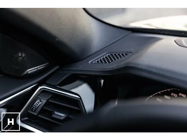 BMW M4 4-serie Coupé xDrive Competition 2021 Benzine 37
