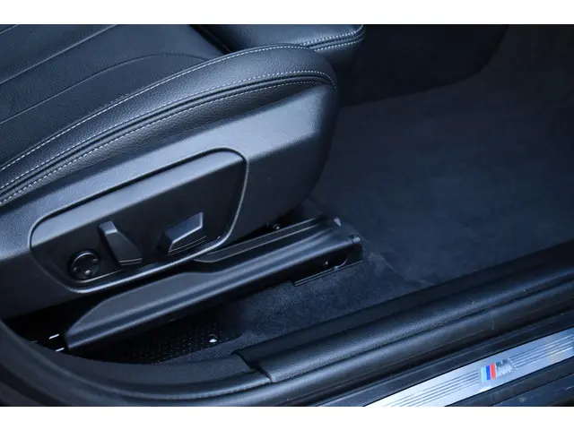 BMW X2 xDrive25e M-Sport 2021 Hybride Benzine 38