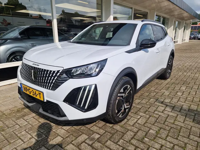 Peugeot 2008 1.2T Automaat 130pk Allure 2024 Benzine 24