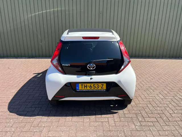 Toyota Aygo 1.0 VVT-i x-first 2018 Benzine 8