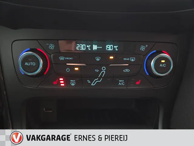 Ford Focus 1.5 Titanium Edition 2015 Benzine 19