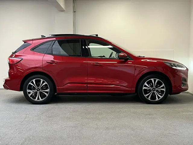 Ford Kuga 2.5 PHEV ST-Line 2024 Hybride Benzine 14