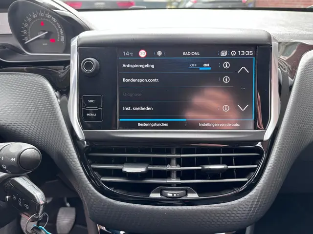 Peugeot 2008 1.2 PureTech Allure 2018 Benzine 38