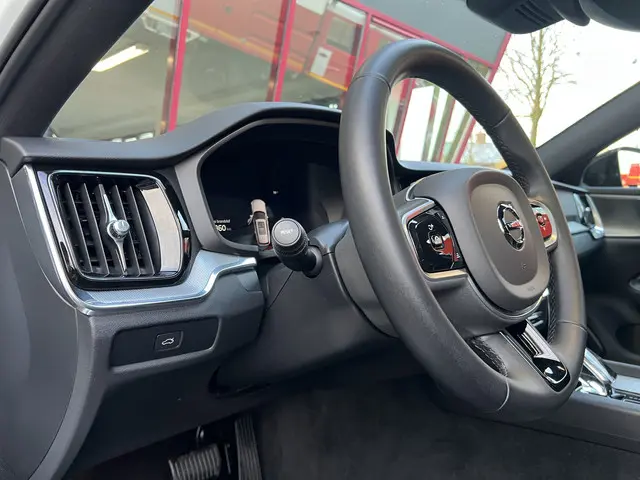 Volvo V60 2.0 B3 Plus Dark 2022 Hybride Benzine 14