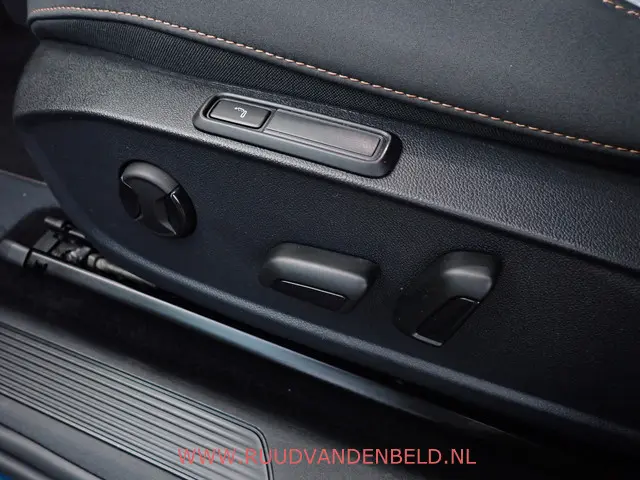 CUPRA Born Copper Edition One 62 kWh 2021 Elektrisch 17