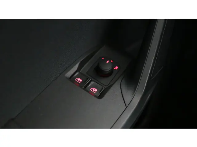 SEAT Ibiza 1.0 MPI 80pk Reference 2023 Benzine 13