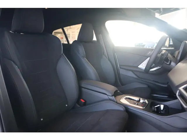 BMW 1 Serie 120 2025 Benzine 8