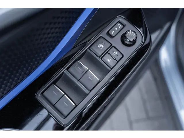 Toyota C-HR 2.0 Hybrid Bi-Tone 2020 Hybride Benzine 14