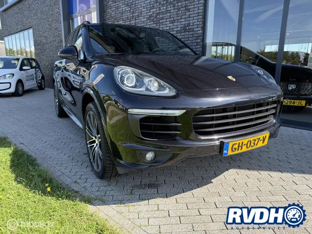 Porsche Cayenne 2