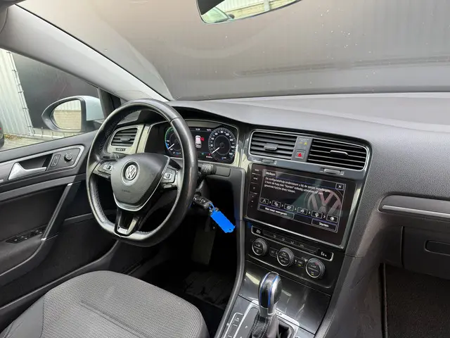 Volkswagen e-Golf E-Golf 2017 Elektrisch 21