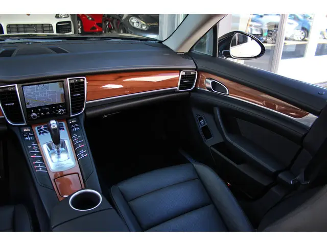 Porsche Panamera 4.8 S 2012 Benzine 19