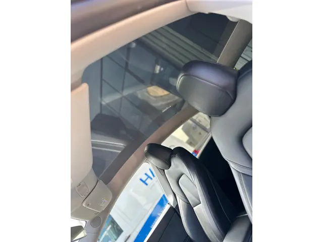 Tesla Model Y Performance AWD 75 kWh 2022 Elektrisch 14