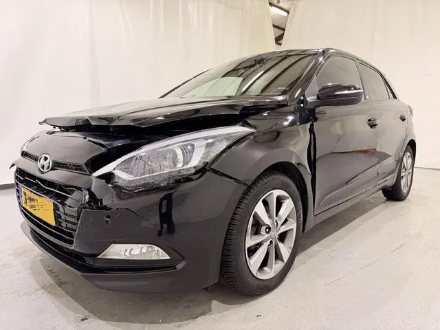 Hyundai i20 I-20 1.2 Premium Passion Navi 2018 Benzine 3