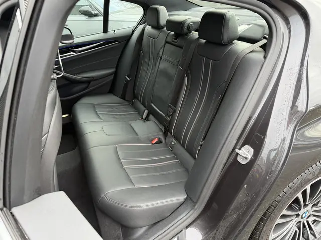 BMW 5 Serie 520i Executive Edition 2020 Benzine 23