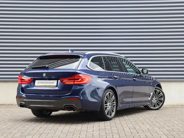 BMW 5 Serie Touring 520i 2017 Benzine 2