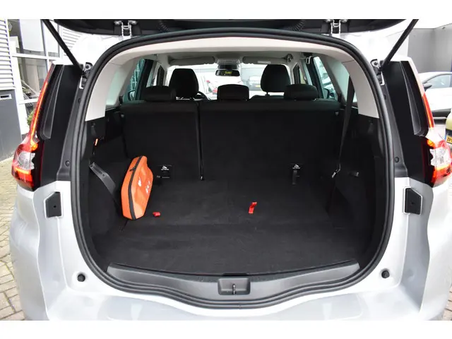 Renault Grand Scénic TCe 140 EDC Equilibre 2023 Benzine 14