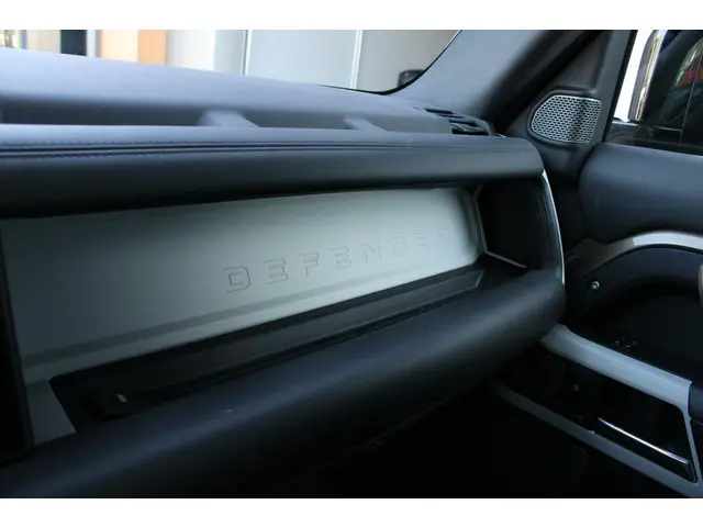 Land Rover Defender HSE 2.0 D240 110 | Mat PPF 2020 Diesel 31