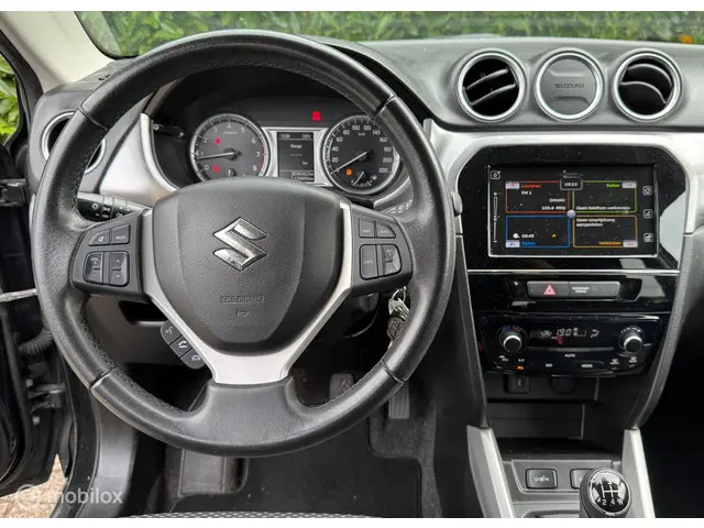 Suzuki Vitara 1.6 Exclusive 2017 Benzine 17
