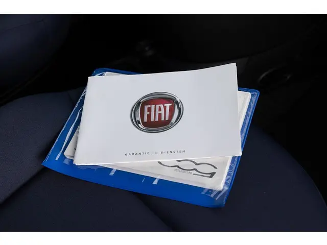 Fiat 500 1.0 Hybrid Club | CRUISE | PDC | AIRCO . 2023 Benzine 5