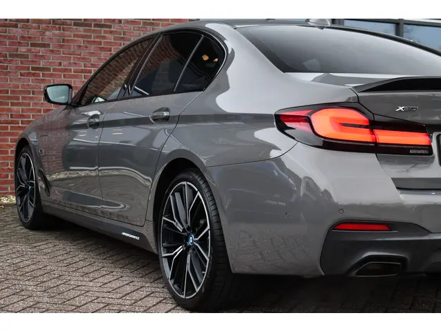 BMW 5 Serie 545e xDrive M-Sport 2022 Hybride Benzine 34