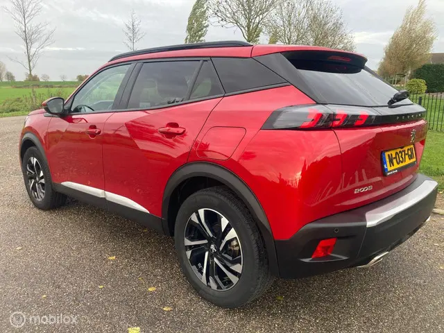 Peugeot 2008 1.2 PureTech Allure 2021 Benzine 8