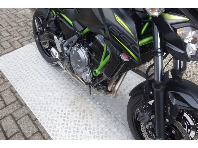 Kawasaki Z650 ABS 2019 Benzine 8