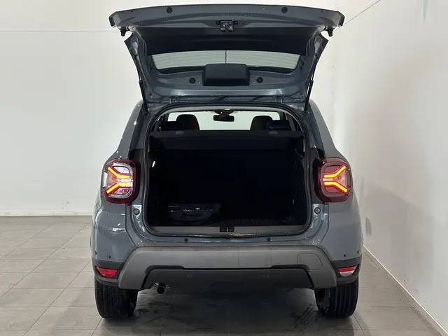 Dacia Duster 1.3 TCe 150 EDC Extreme 2023 Benzine 30