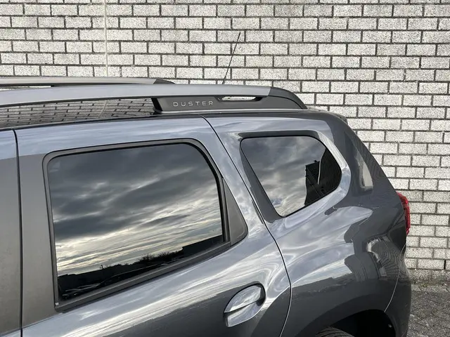 Dacia Duster 1.3 TCe 150 Journey 2023 Benzine 31