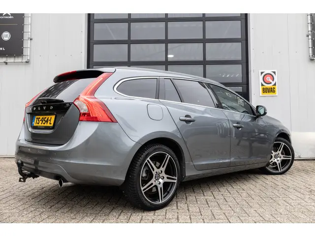Volvo V60 2.0 T4 190PK Summum 2016 Benzine 4