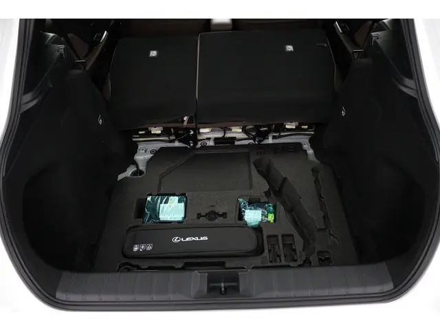 Lexus LBX Elegant 2WD 2024 Hybride Benzine 33