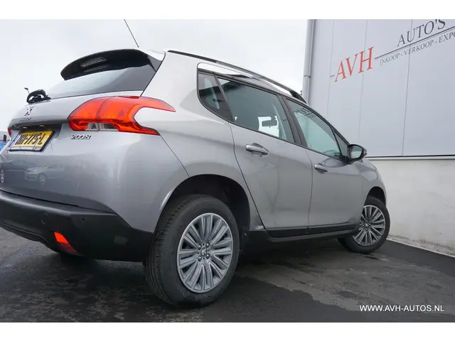 Peugeot 2008 1.2 PureTech Style 2016 Benzine 11