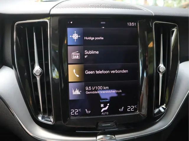 Volvo XC60 2.0 B5 250 PK Momentum Exclusive 2021 Benzine 35
