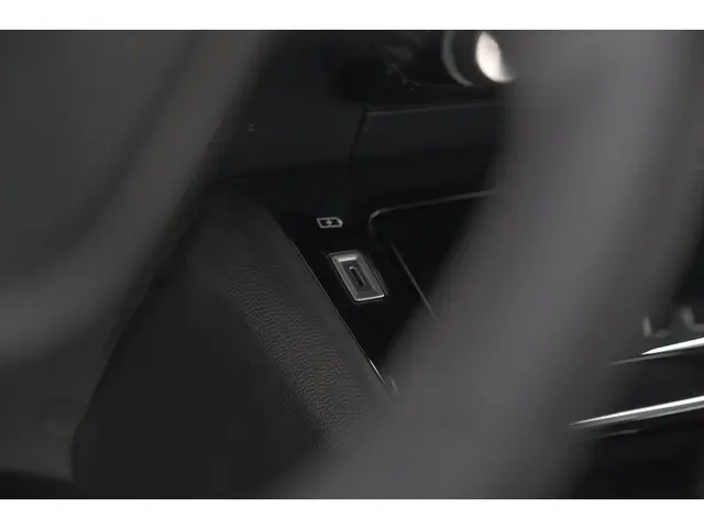 Peugeot 208 PureTech 100 Allure Pack 2023 Benzine 43