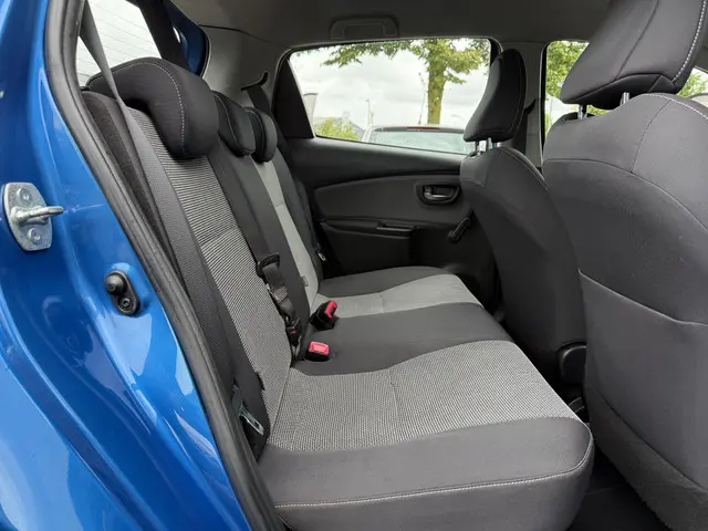 Toyota Yaris 1.5 Hybrid Aspiration 2015 Hybride Benzine 9