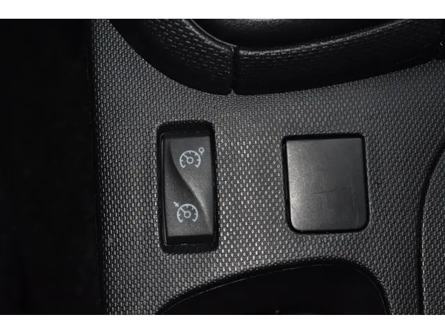 Renault Clio TCe 90 Authentique 2014 Benzine 20