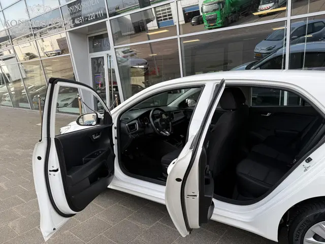 Kia Rio 1.0 TGDI ComfortPlusLine Navigator 2017 Benzine 10