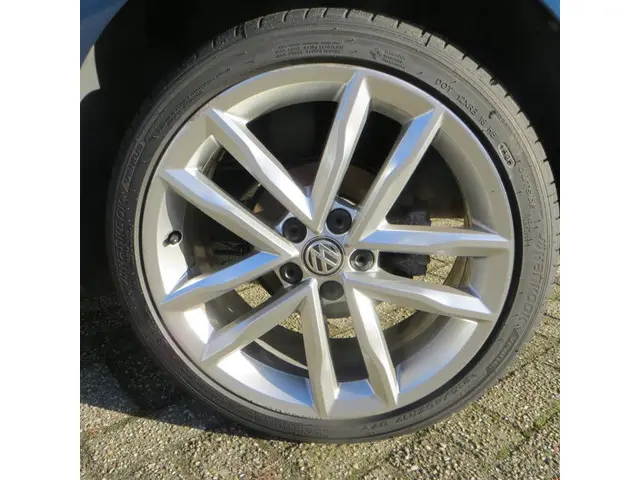 Volkswagen Polo 1.2 TSI Highline 2015 Benzine 12