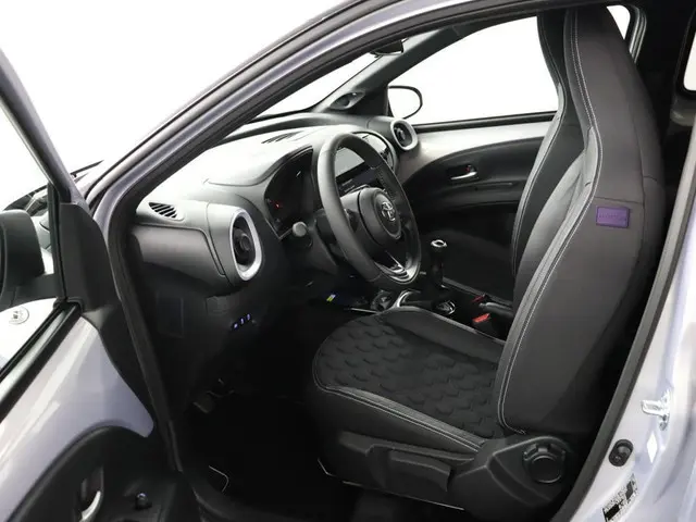 Toyota Aygo X 1.0 VVT-i MT JBL 2025 Benzine 16