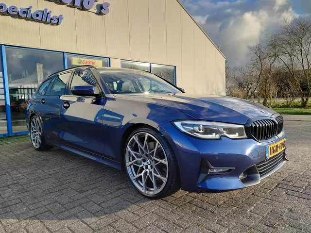 BMW 3 Serie Touring 330i High Executive 2019 Benzine 22