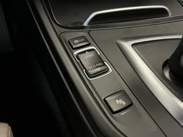 BMW 3 Serie Gran Turismo 320i GT M-Sport 2018 Benzine 38