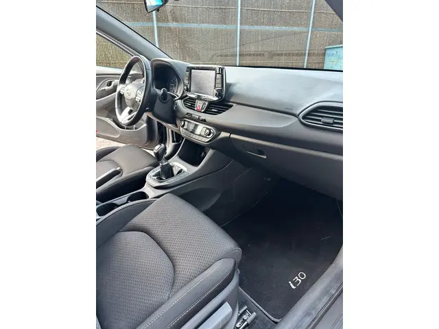 Hyundai i30 Wagon 1.0 T-GDI Premium 2020 Benzine 14