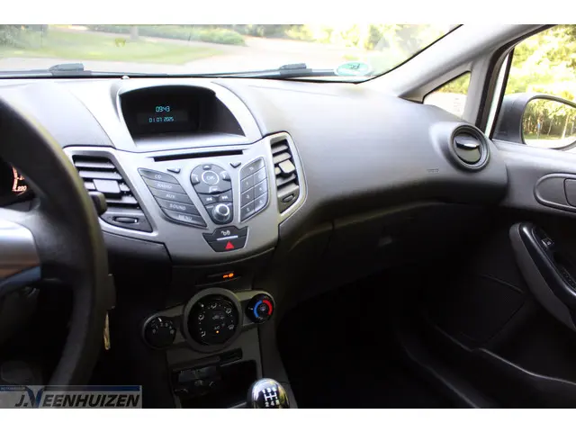 Ford Fiesta 1.25 2015 Benzine 17