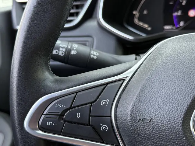 Renault Clio 1.0 TCe Intens 2020 Benzine 33