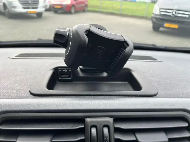 Fiat Panda 1.0 Hybrid City Cross 2020 Benzine 16