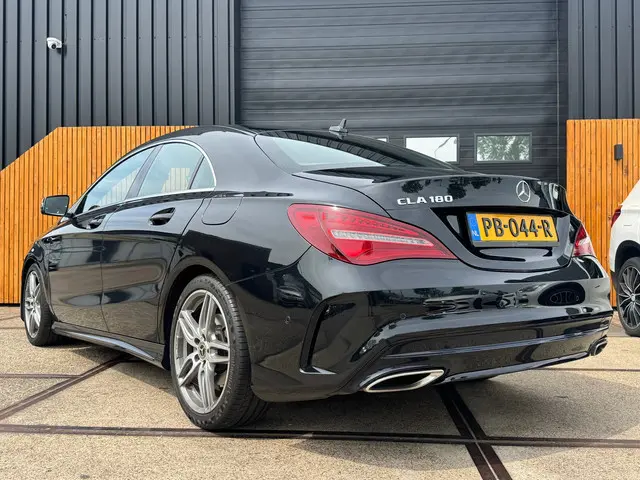 Mercedes-Benz CLA 180 Business Solution AMG 2017 Benzine 3