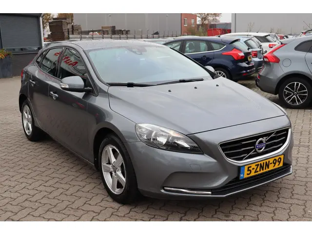 Volvo V40 1.6 T2 Kinetic 2015 Benzine 9